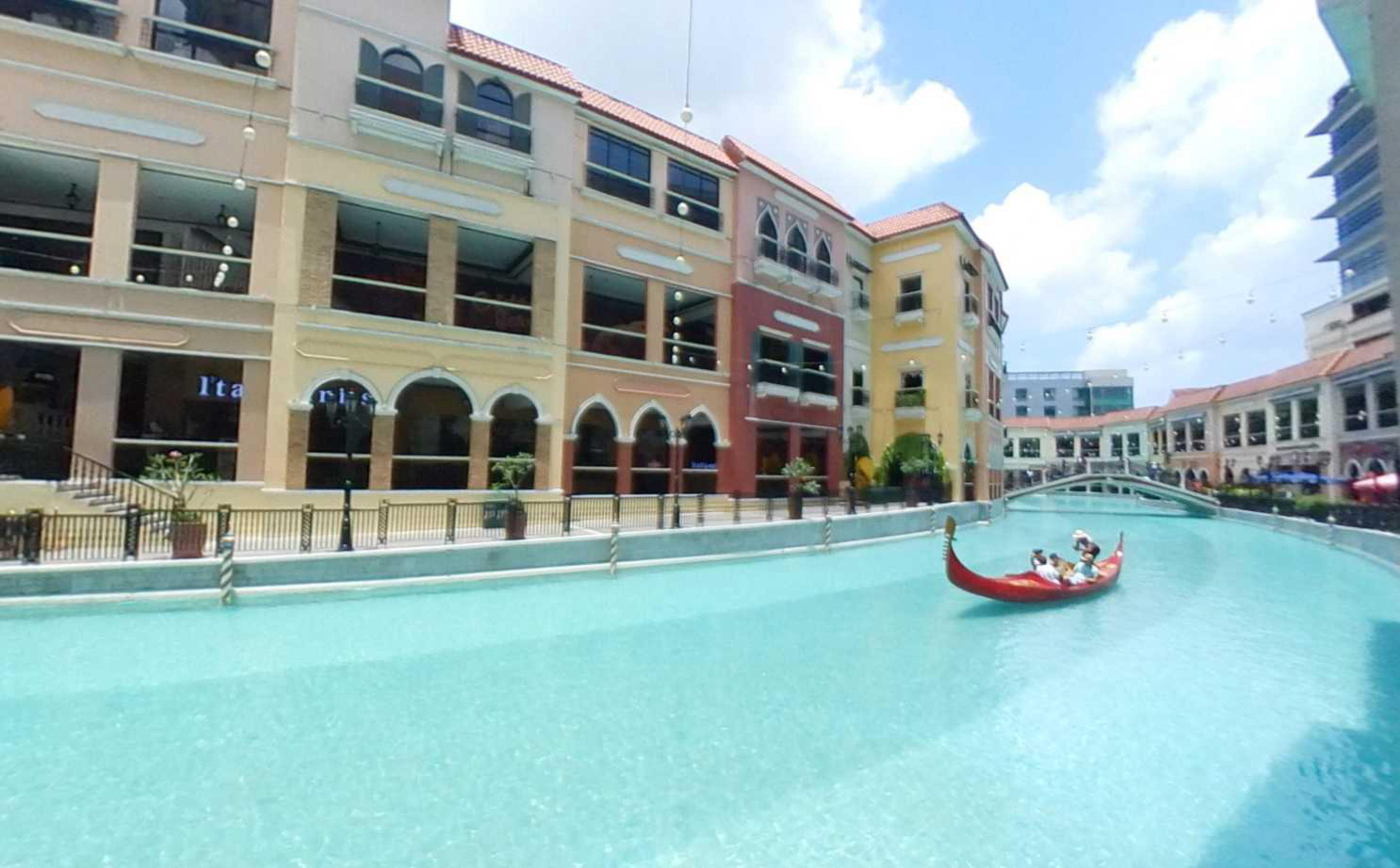 Venice Grand Canal Mall, Manila, Philippines virtual tour preview