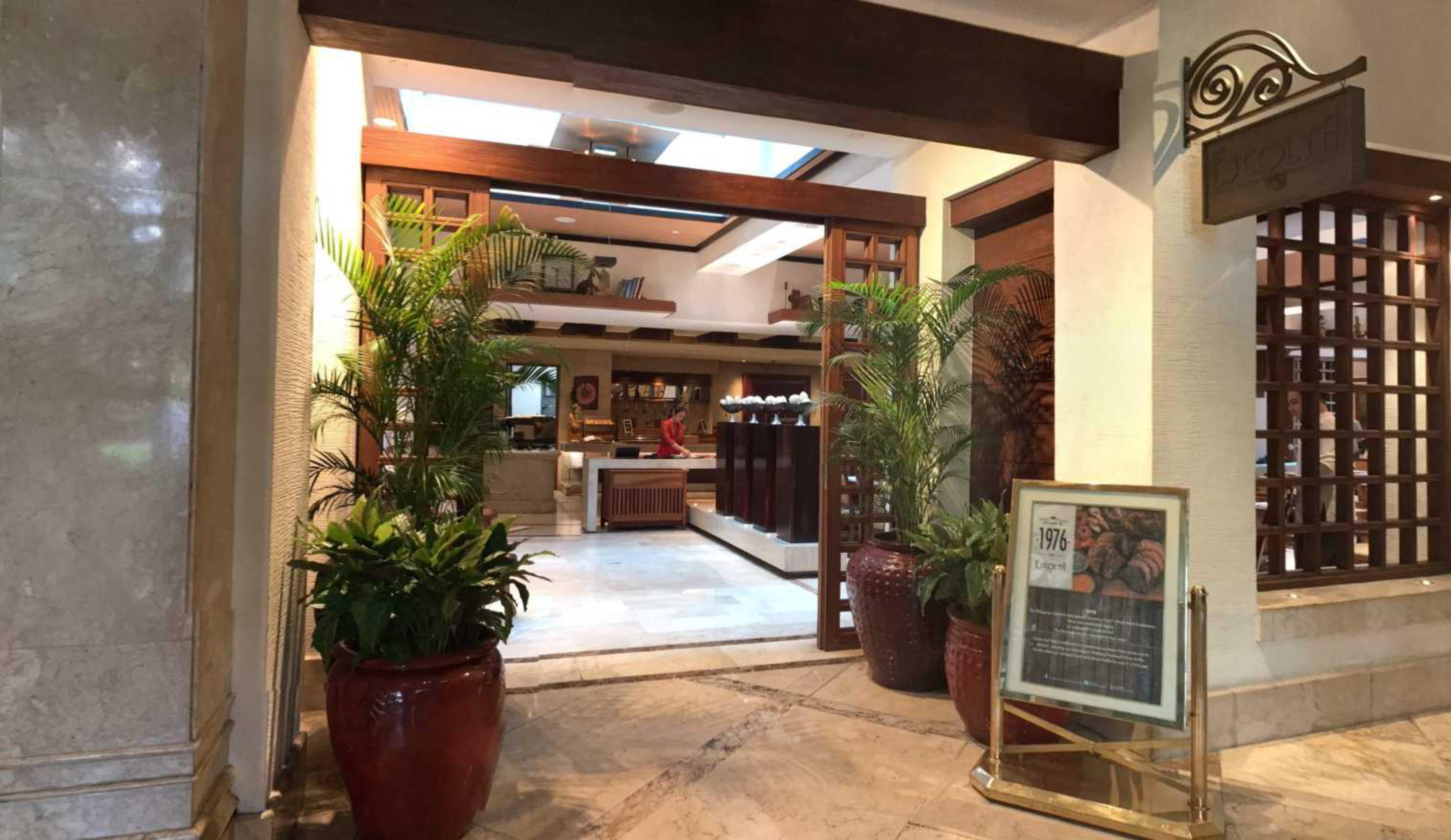 Escolta - Manila Peninsula, Manila, Philippines virtual tour preview