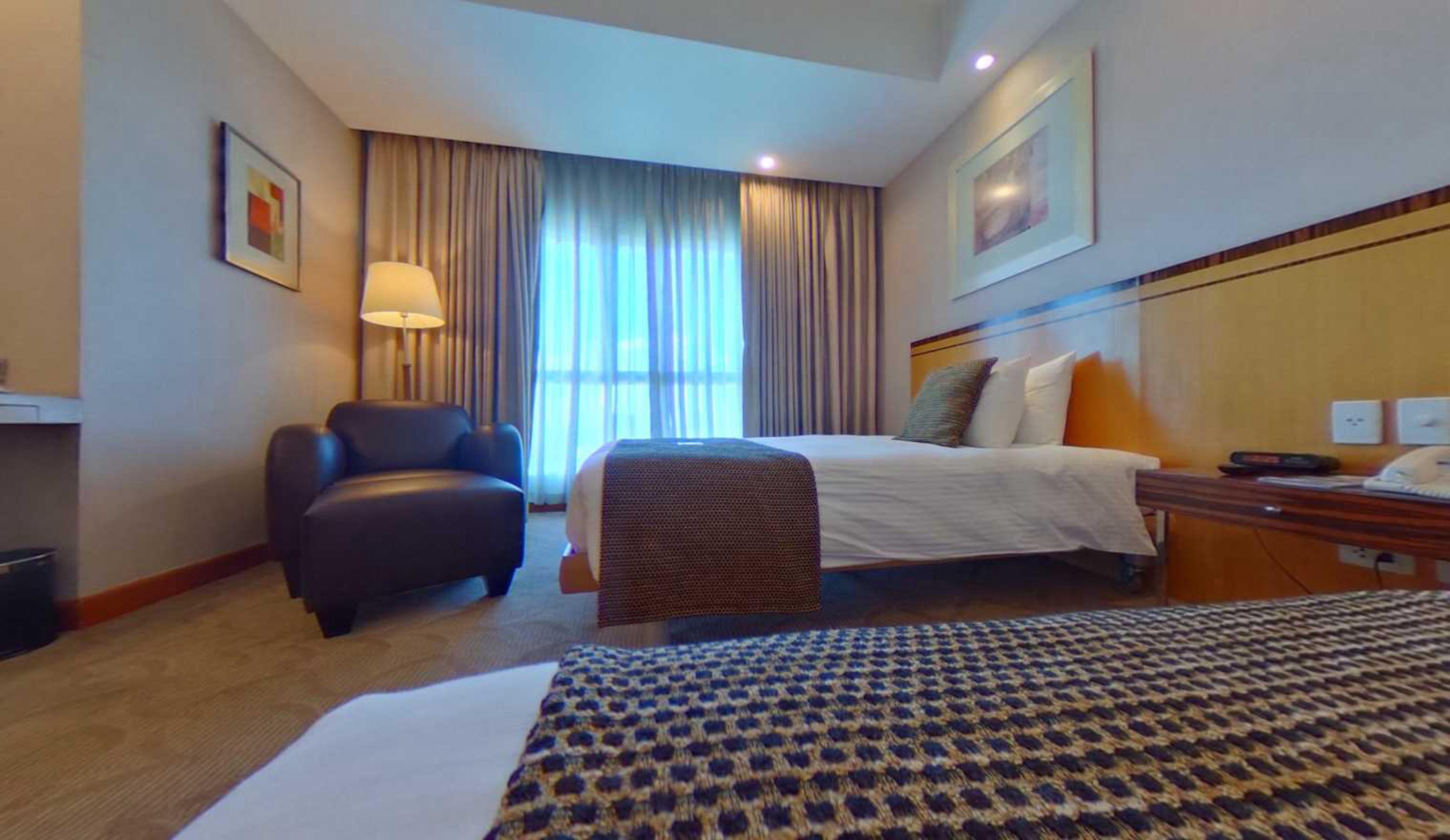 Crowne Plaza Manila Galleria, Manila, Philippines virtual tour preview